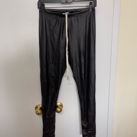 Sxciety Faux leather leggings - Picture 5 of 7